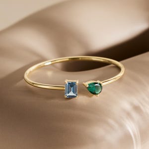 Bracelet jonc personnalisé avec pierres de naissance • Bracelet mère fille • Cadeau bijoux pour sœurs • Manchette deux pierres • Bracelet en or personnalisé pour elle