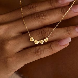 Collier initiale coeur, collier prénom gravé, collier lettre personnalisé pour maman, cadeau bijou personnalisé pour elle, collier délicat de tous les jours