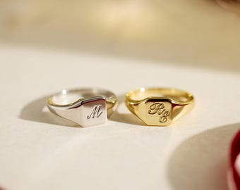 Chevalière initiale personnalisée, lettre gravée, bijoux de couple, bague de promesse minimaliste, cadeau de Saint-Valentin pour lui et elle