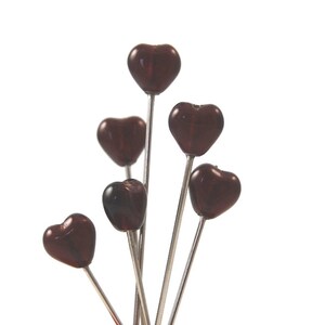 6 broches de corazón de cristal rojo rubí oscuro - medianos largos