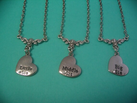 Sisters outlet heart necklace