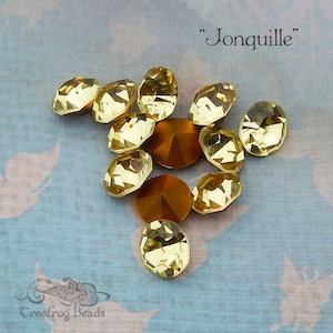 Strass tchèque Optima Preciosa 47ss vintage des années 1960 en jaune jonquille pâle. Chatons à dos pointu en inox 47 de 10,5 à 10,9 mm. 6 ou 12 pièces