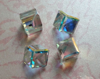 Pierres en cristal Swarovski vintage des années 1980 en forme de cube en cristal AB avec comète argenté clair Z. Strass Art 4841 de 8 mm. 4 pièces