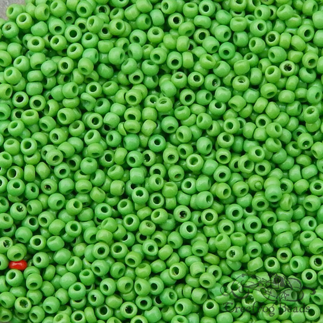 Size 11/0 Vintage Seed Beads in Opaque Medium Green. 10 Grams