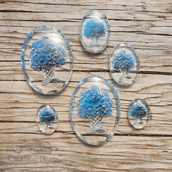 4 vintage glass intaglio cabochons with reverse painted blue floral bouquet. 18x25 mm clear glass cabs for jewelry making,