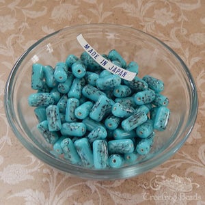 12 vintage Japanese porcelain tube beads in imitation turquoise. 14 mm cylinder beads in speckled robins egg blue for jewelry crafts. image 4