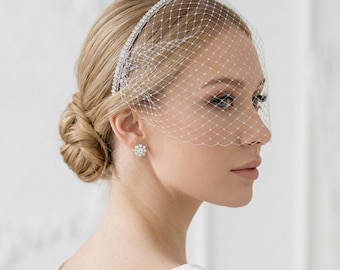 Birdcage Veil Headband, Minimalist Bridal Hair Accessory, Short Wedding Veil Fascinator, Modern Bride Headpiece