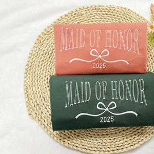 Custom Embroidered Maid of Honor Crewneck Sweatshirt with bow, Personalized Maid of Honor Sweatshirt, Bride Gift from Maid of Honor Gift