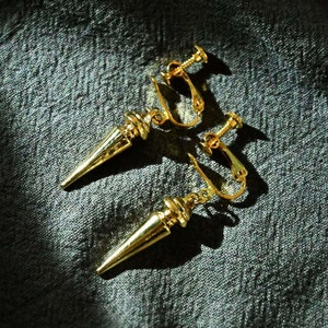 Yor,yor Ohrringe,Gold Anhänger Ohrringe, Yor cos,cosplay-Geeignet für Menschen mit und ohne durchbohrte Ohren