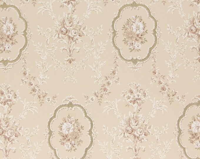 1960s Vintage Wallpaper White and Beige Flowers Rose Bouquets Gold ...