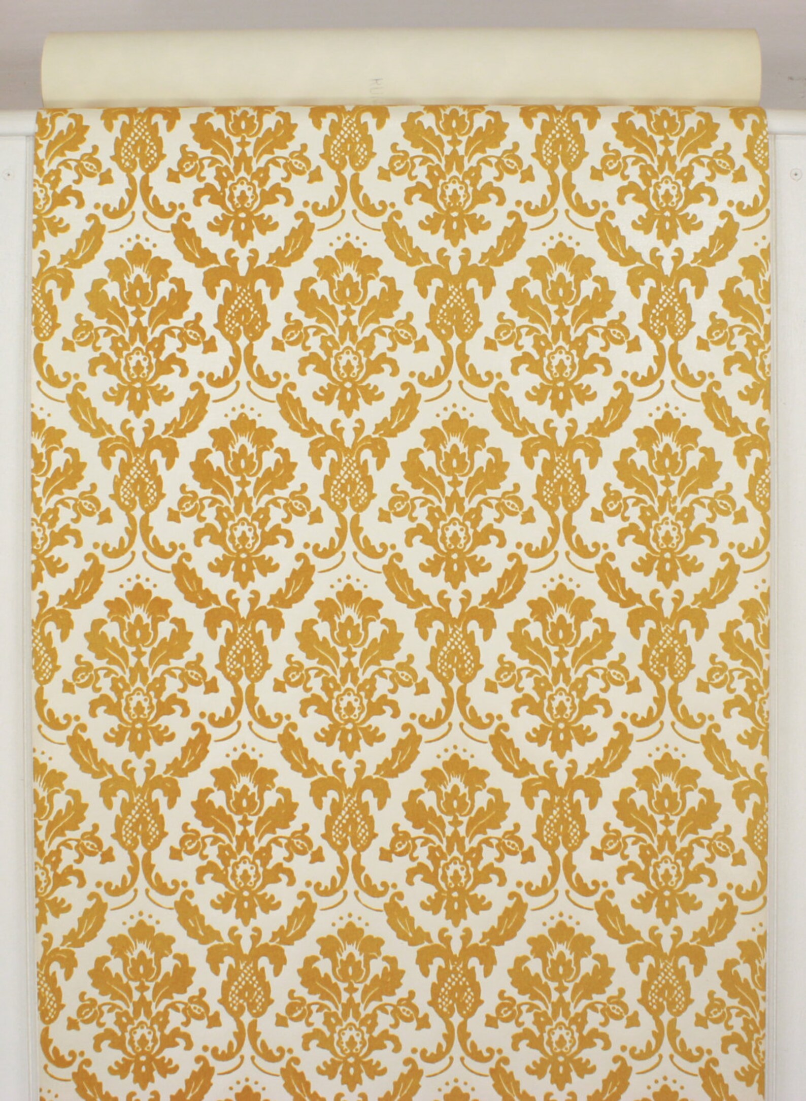 1970s Vintage Wallpaper Gold Damask Flocked on White by the - Etsy