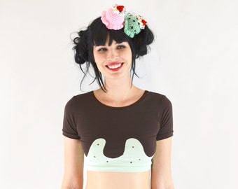 Ice Cream Crop top met mint Choc Chip ijs en chocolade saus stoffen