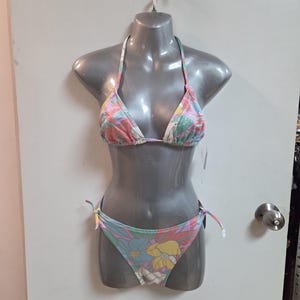 Vintage bloemenbikini uit de jaren 70: Sea Fashions pastel metallic badpak (ca. cup maat S/M, B)