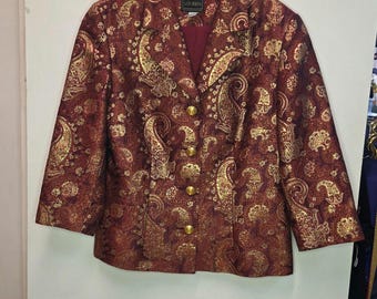 Blazer corto vintage de Louben con jacquard de brocado paisley y floral en tonos burdeos intensos, óxido y dorado.