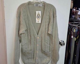 Vintage NWT 80s Beige Cardigan with pockets. Grandpacore.