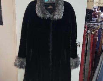 Vintage 80s/90s black faux fur coat with fur collar.