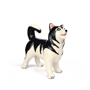 Hand paint Siberian Husky Ceramic figurine - husky dog miniature, ceramic garden decoration, dog lover gift, ceramic animal pet figurine