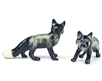 Set Red Fox Figurine Woodland Animal Fox Miniature - Hand-Painted Ceramic Fox Decor Miniature Fox Lover Rustic Home Decor British wildlife