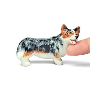 Tiny Ceramic Merle Corgi Figurine – Miniature Dog Figurine, Corgi Lover Gift, Pembroke Welsh Corgi, Ceramic Animal, Dollhouse Dog Corgi Butt