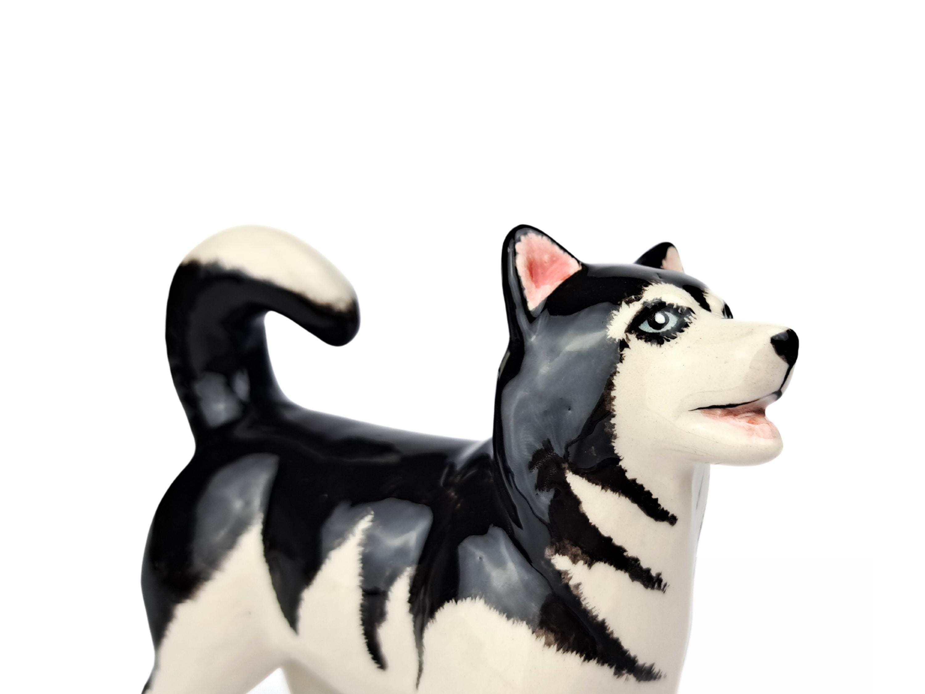 手描きの陶器製シベリアンハスキーの置物：犬好きへのギフト - Etsy 日本