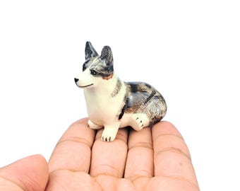 J.ベスウィックの小さなコーギー犬の磁器の置物 - Etsy 日本
