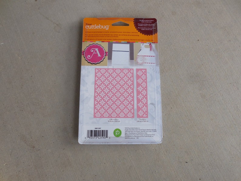 Provo Craft Cuttlebug Embossing Folder with Coordinating Border, Baby's