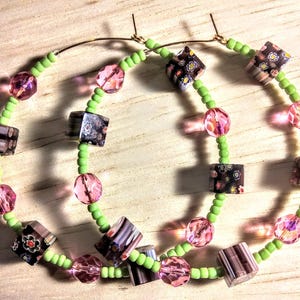 Große 6,5 cm Perlen Creolen in Braun-Gelb-Pink Multi, Limettengrün, und Pink Multicolor, schöne einzigartige bunte Creolen