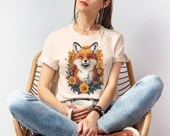T-shirt Cottagecore con Volpe Sorridente, Stile Rustico e Naturale, Maglia Unisex Morbida per Amanti della Natura, Idea Regalo Originale