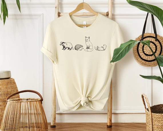 Maglietta Animali del Bosco Sketch, T-Shirt Line Art Minimal, Maglia con Volpe Lontra Riccio Tasso, Regalo Amante Natura