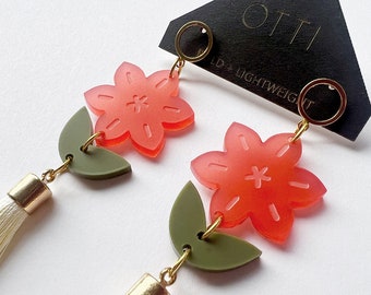 Botanical-Inspired Lightweight Acrylic Earring: Daffodil