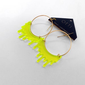 Dripping &quot;Slime&quot; Acrylic Hoop Earrings: Fluorescent Lime Green