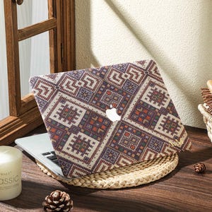 Retro Patchwork Personalized MacBook Hard Case For M4 Air 13 A2681, Air 13 A2337, MacBook Pro A2338 13 14 15 16 inch Case, 2025 Laptop Case