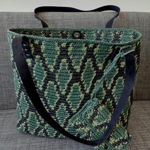 Handmade Straw Weekend Bag: Snakeskin Looking Raffia Beach Bag image 3