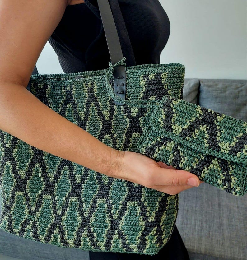 Handmade Straw Weekend Bag: Snakeskin Looking Raffia Beach Bag image 4