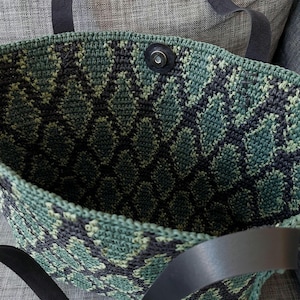 Handmade Straw Weekend Bag: Snakeskin Looking Raffia Beach Bag image 5
