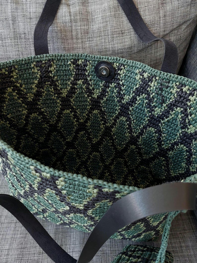 Handmade Straw Weekend Bag: Snakeskin Looking Raffia Beach Bag image 5