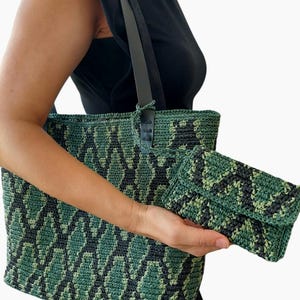Handmade Straw Weekend Bag: Snakeskin Looking Raffia Beach Bag image 7