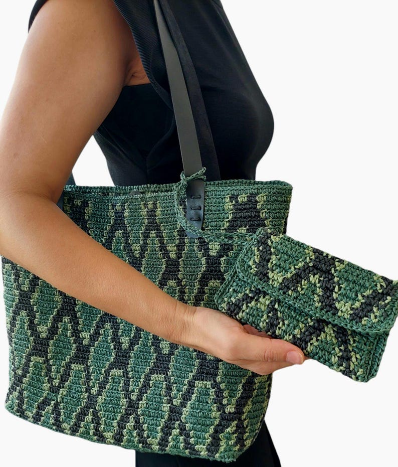 Handmade Straw Weekend Bag: Snakeskin Looking Raffia Beach Bag image 7