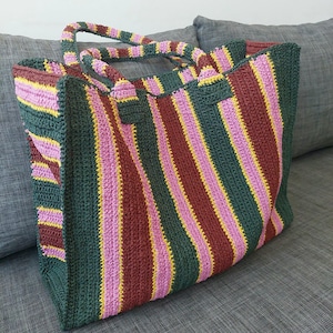 Borsa a tracolla estiva in paglia, borsa in rafia colorata a righe lavorata a maglia, borsa in filato di carta, borsa da weekend oversize, borsa da spiaggia boho, regalo per lei