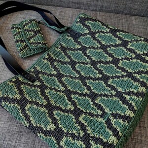 Handmade Straw Weekend Bag: Snakeskin Looking Raffia Beach Bag image 2