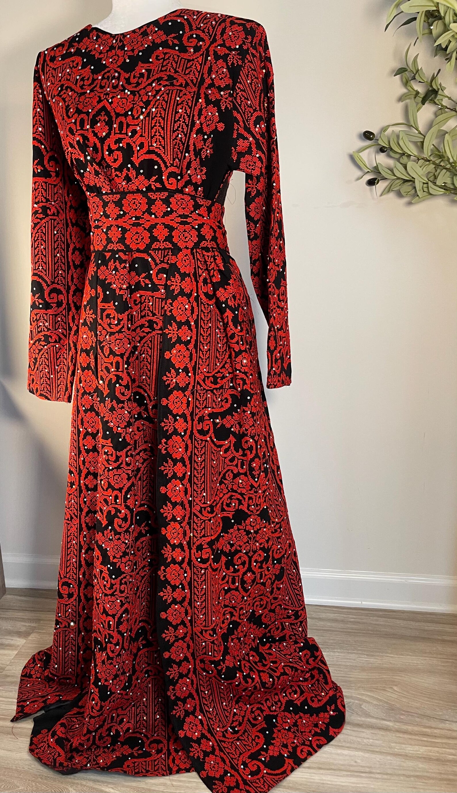 Palestinian Robe Gaza, Palestinian , Traditional Clothing, Shawls Thobes Thobe ...