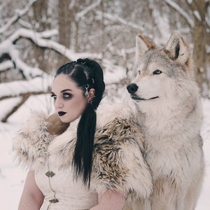 Viking Queen Wedding Dress Unique Faux Fur Trimmed Coat Gown Sansa ...