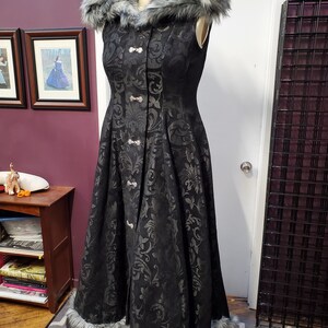 Viking Queen Wedding Dress Unique Faux Fur Trimmed Coat Gown Sansa Stark Cosplay Game of Thrones Costume Custom to Order image 10