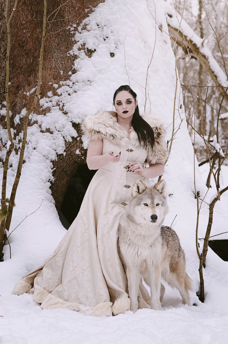 Viking Queen Wedding Dress Unique Faux Fur Trimmed Coat Gown Sansa Stark Cosplay Game of Thrones Costume Custom to Order image 3