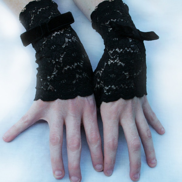Black Lace Fingerless Gloves Gothic Black Lace Steampunk Goth Wrist Warmers Lolita Witch Clothing Custom to Order
