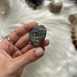 Polished Labradorite Heart | Flashy Crystal from Madagascar | Iridescent Palm Stone | Pocket Heart | Gift Crystal