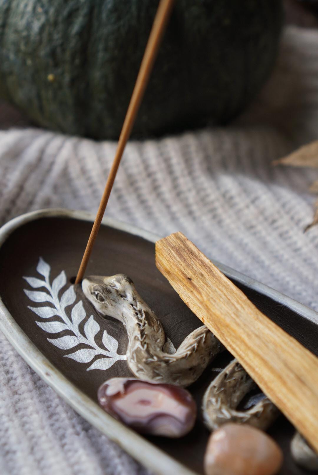 手作り陶器製蛇の香炉：神秘的な室内装飾 - Etsy 日本