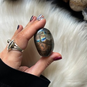 Labradorite Palm Stone | Madagascar Flash Crystal | Polished Pocket Stone | Iridescent Healing Gift | Natural Gem for Ritual or Decor