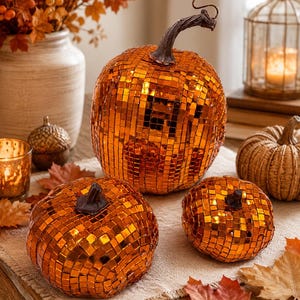 Calabaza Disco de Mosaico Naranja, Decoración Brillante de Otoño, Calabaza de Azulejos de Espejo, Decoración de Repisa de Otoño, Adorno de Mesa de Acción de Gracias, Elige Tamaño