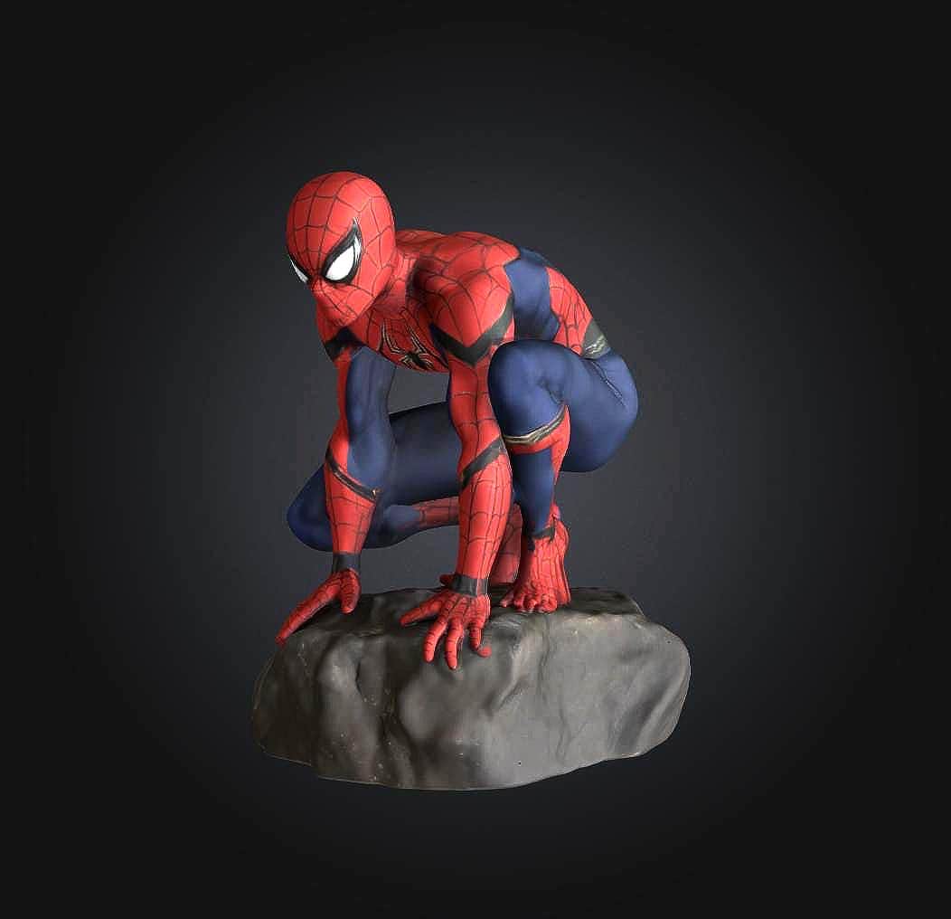 スパイダーマンは、手と足がスーツで覆われているのに、どうやって壁にくっつくの？ : r/Marvel, image size:1052x1016